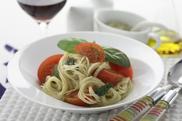 フルーツトマトの冷製パスタ
