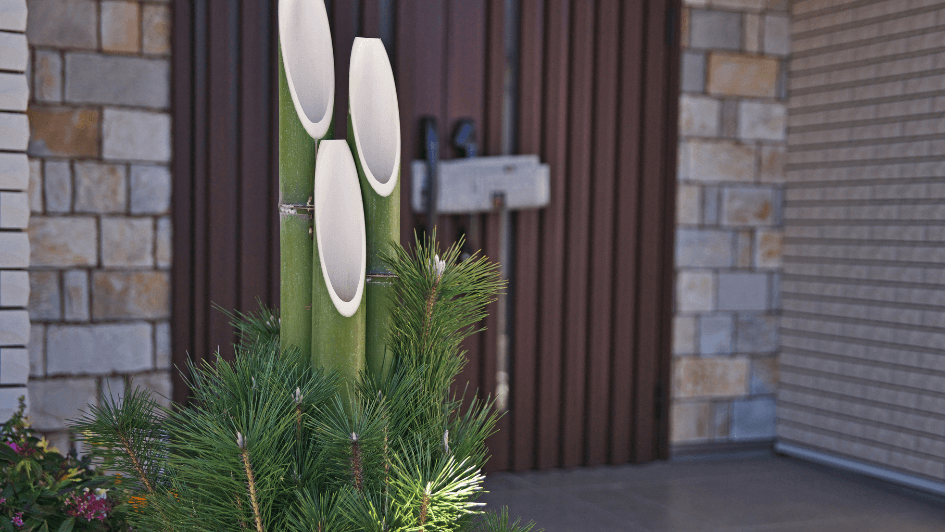 kadomatsu in entranceway