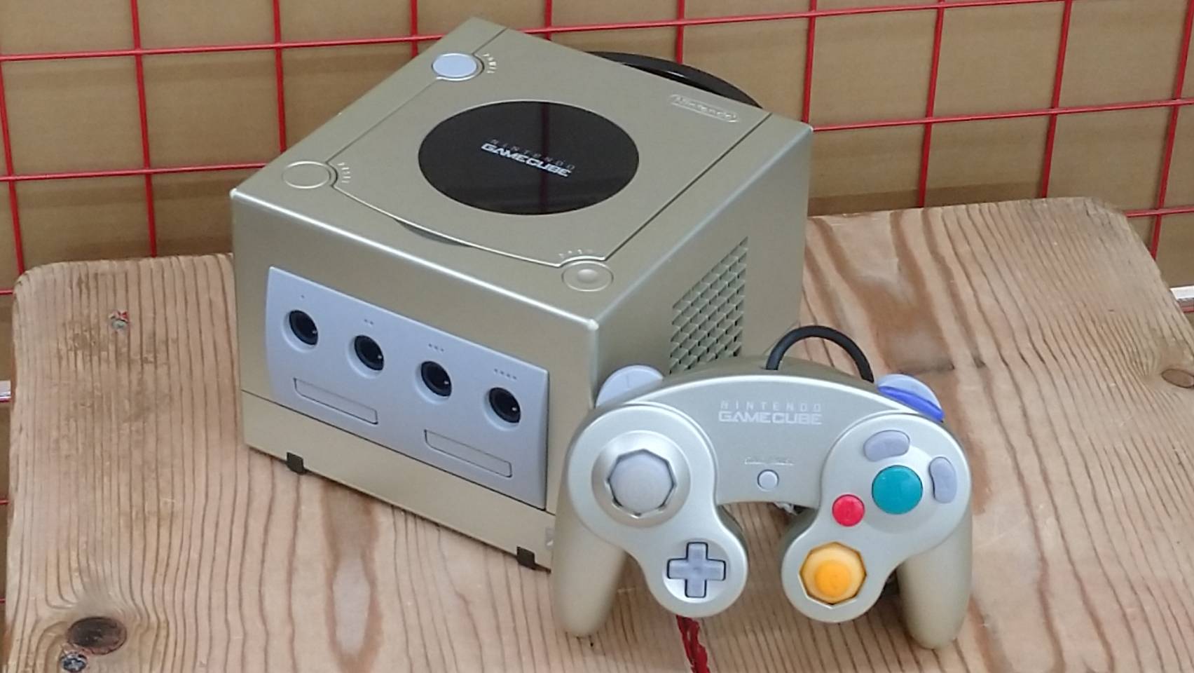 Nintendo 64 Gold Limited Edition