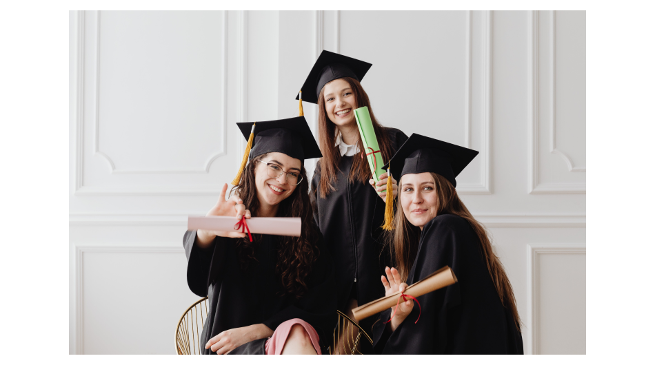  graduarse de la Escuela Akamon